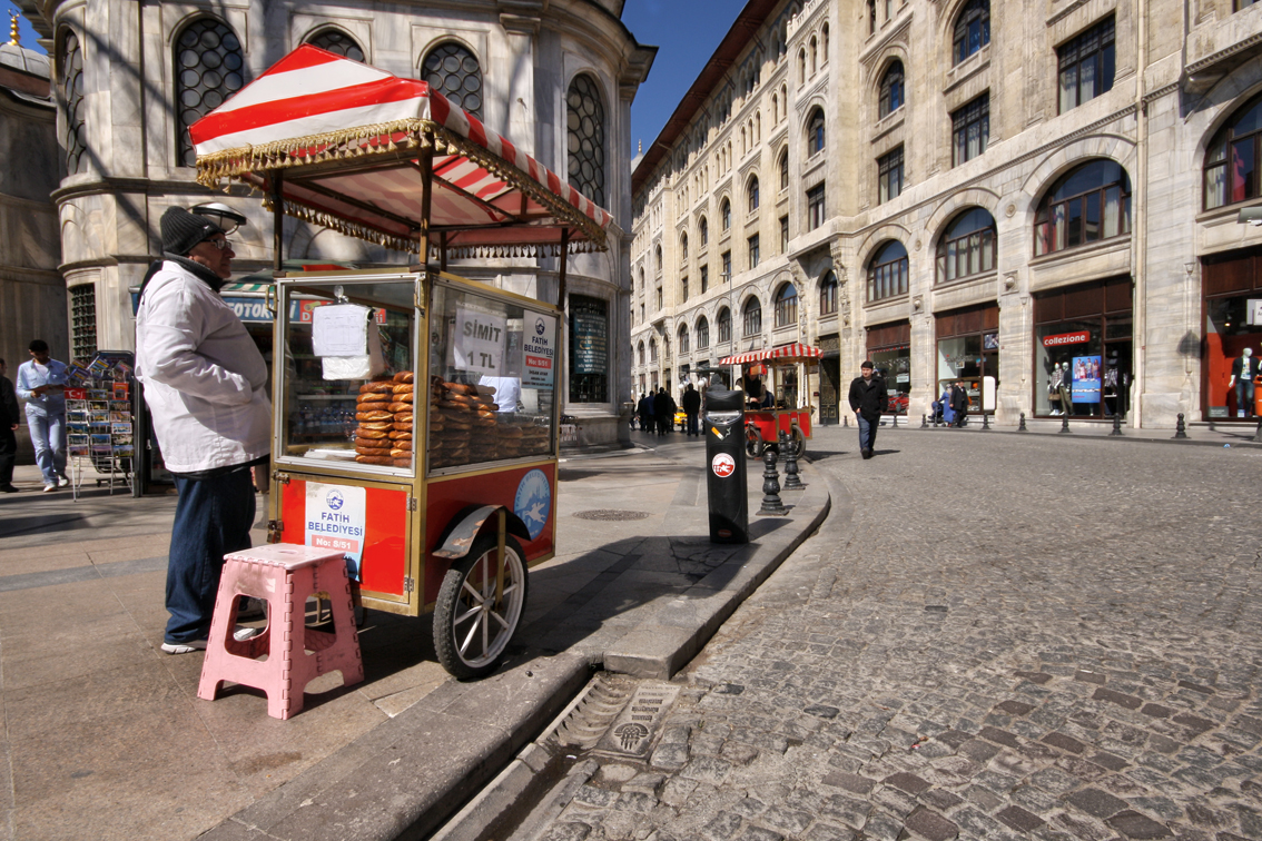 Istanbul Street Food Guide: What to Eat, Where to Try It, and What to Avoid